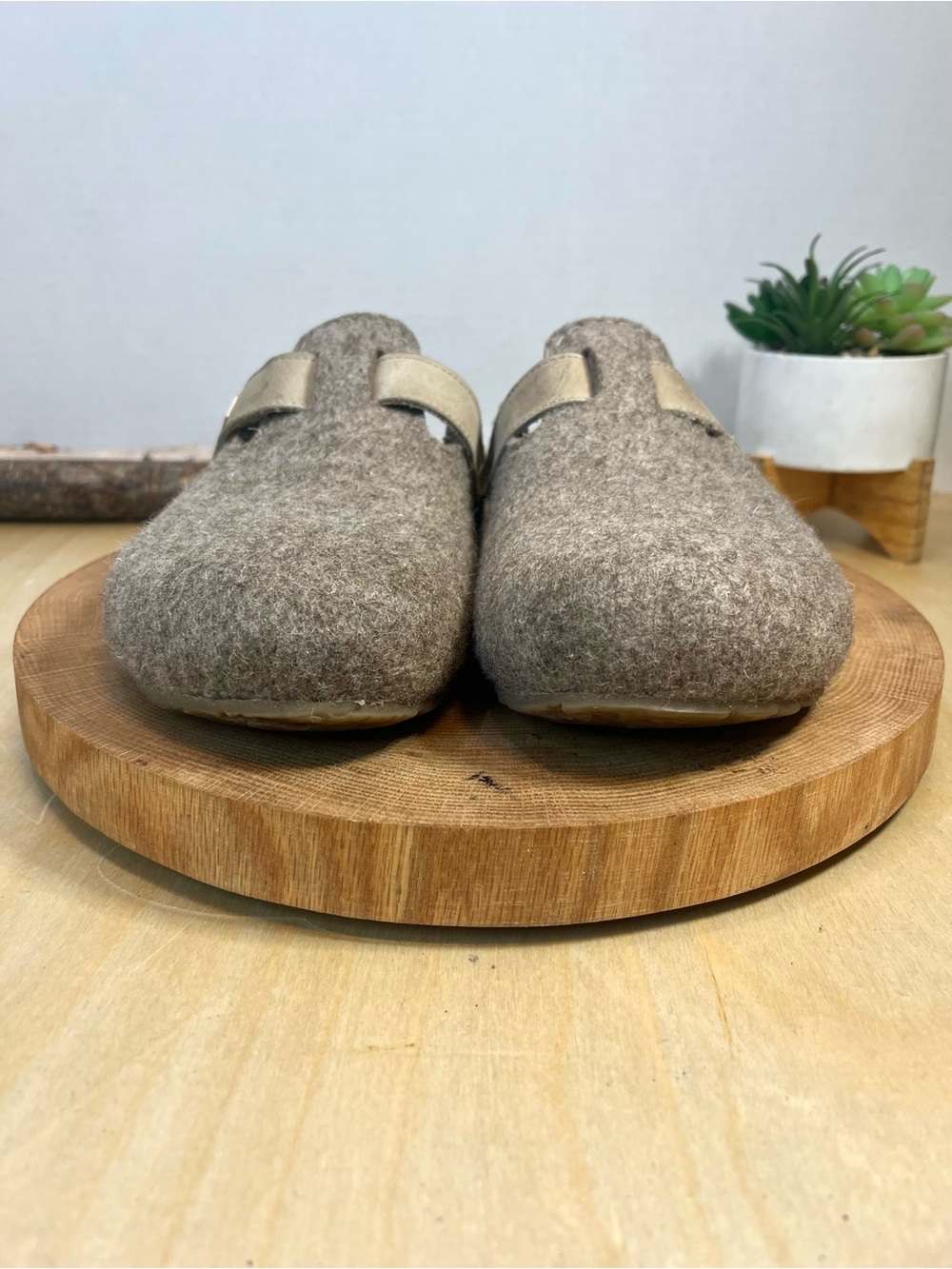 Haflinger Tan Wool Felt Clogs - Adjustable Strap - Size 39 (US 8) - Picture 11 of 16
